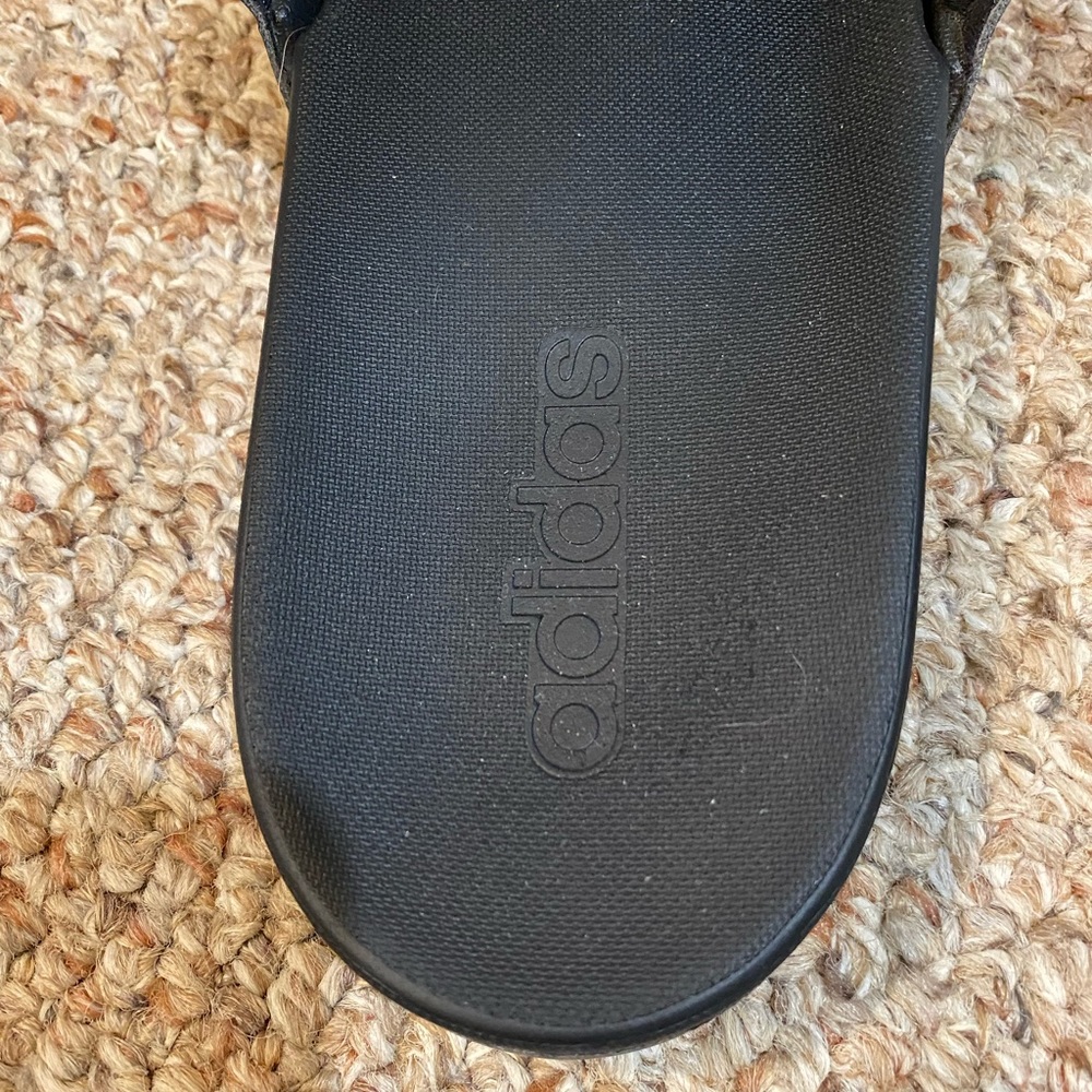 EUC Women’a Adilette Sandal Size 9 - Picture 4 of 4